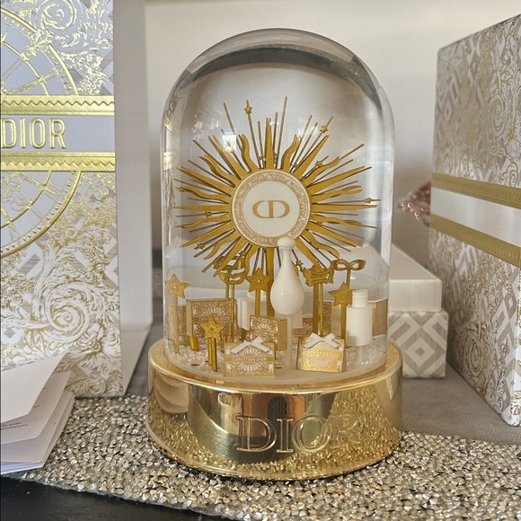 Dior Snowglobe